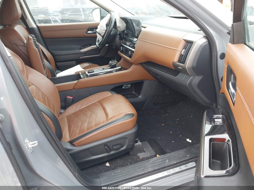 2022 Nissan Pathfinder Platinum 4Wd