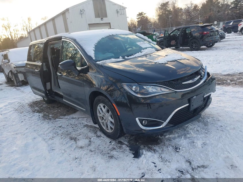 2020 Chrysler Pacifica Touring L