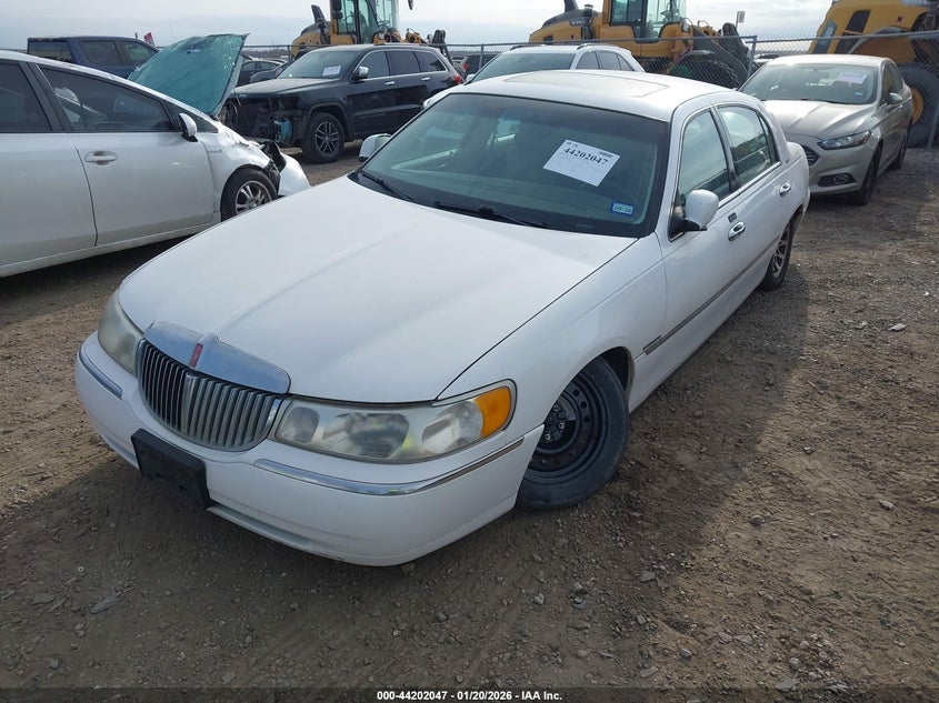 2000 LINCOLN TOWN CAR auction photo 2