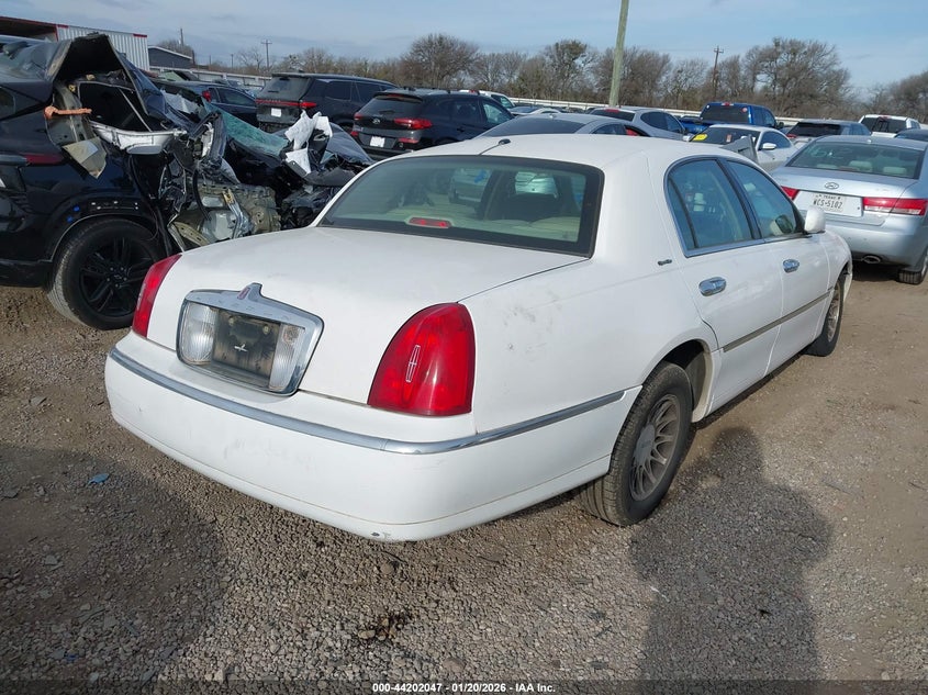 2000 LINCOLN TOWN CAR auction photo 4