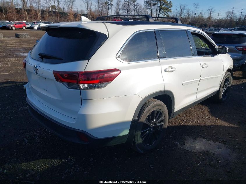 2019 Toyota Highlander Se