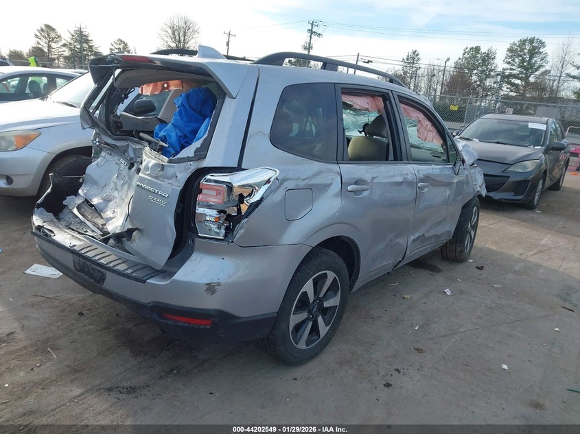 Vin: jf2sjadc3hh552848, lot: 44698550, subaru forester 2.5i premium 20174