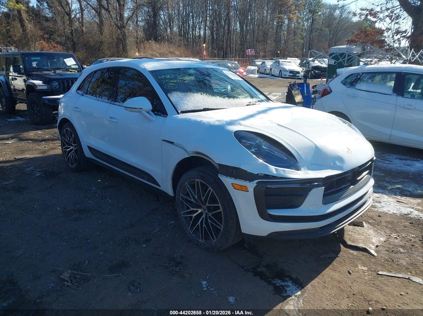 2025 PORSCHE MACAN T
