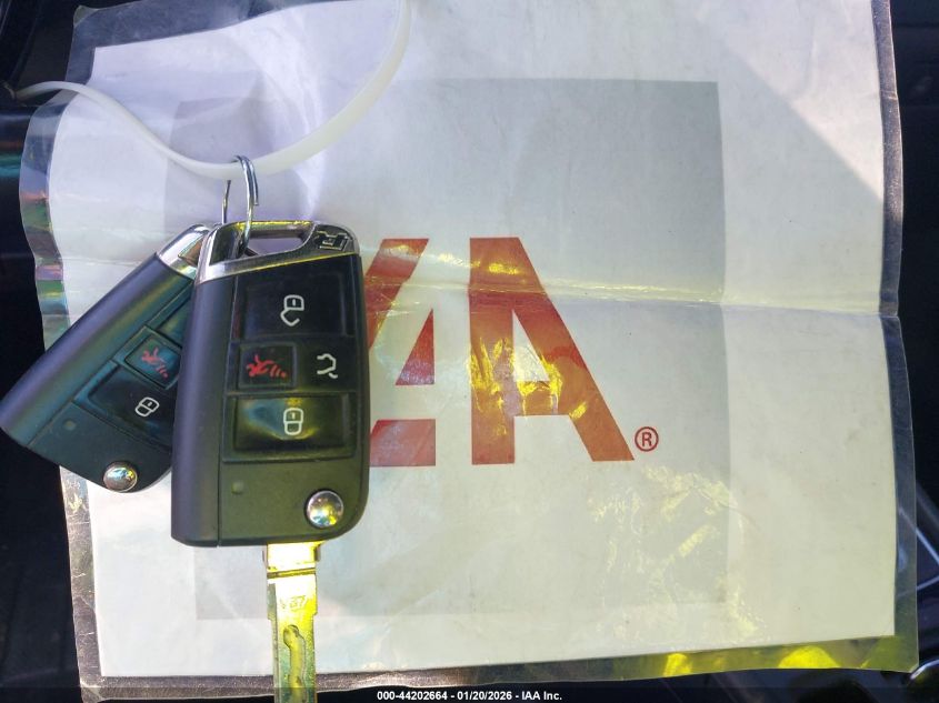 2015 Volkswagen Golf R 4-Door VIN: WVWLF7AU1FW199703 Lot: 44202664