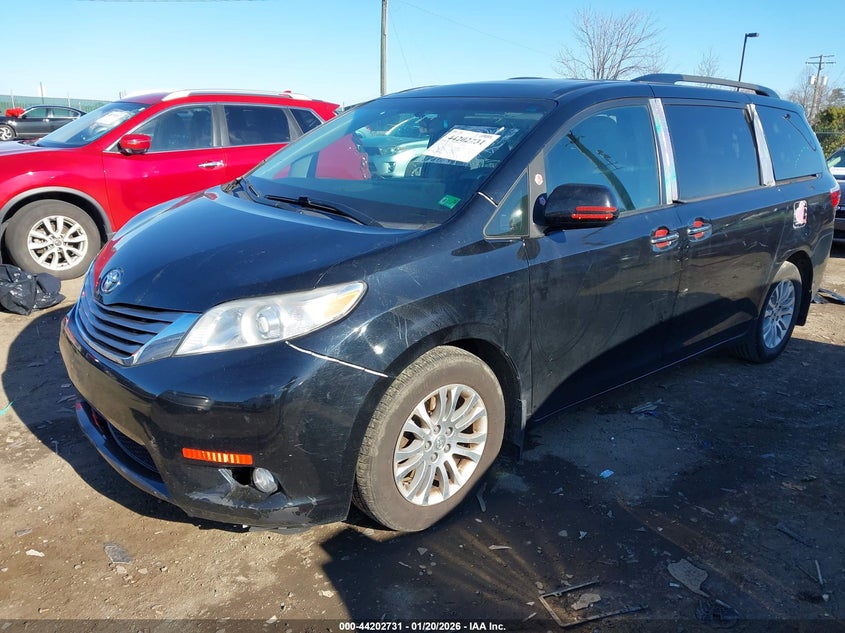 2017 Toyota Sienna Xle Premium 8 Passenger