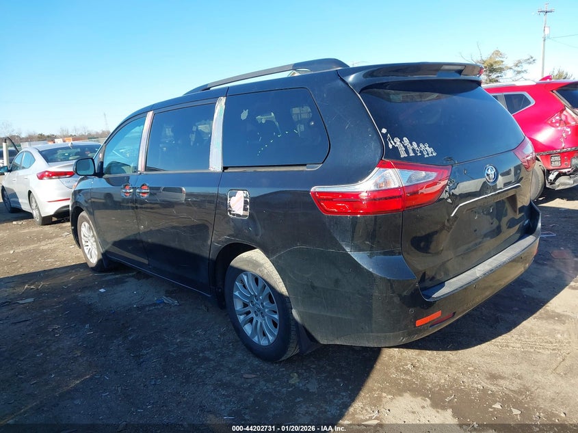 2017 Toyota Sienna Xle Premium 8 Passenger