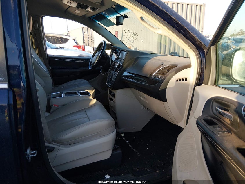 2013 Chrysler Town & Country Touring