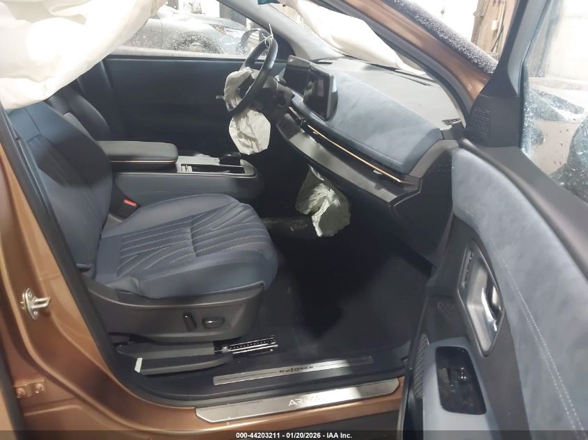 2025 Nissan Ariya Platinum+