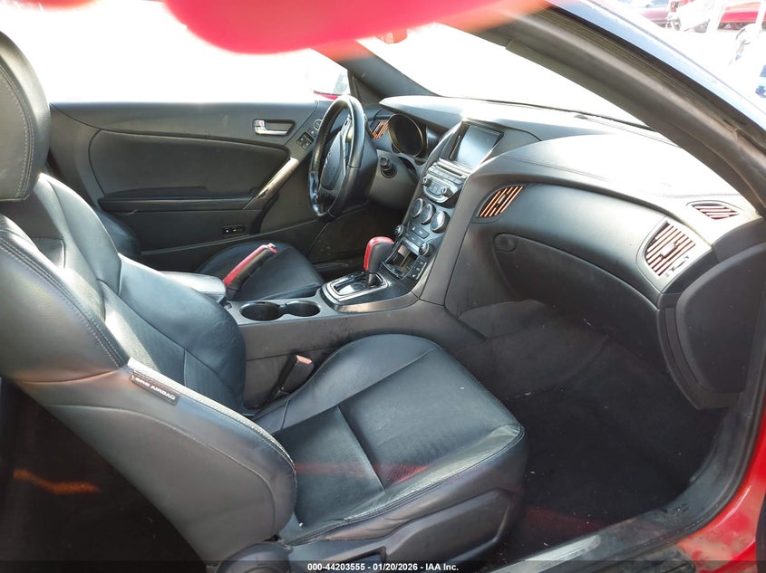 2013 Hyundai Genesis 3.8 Track