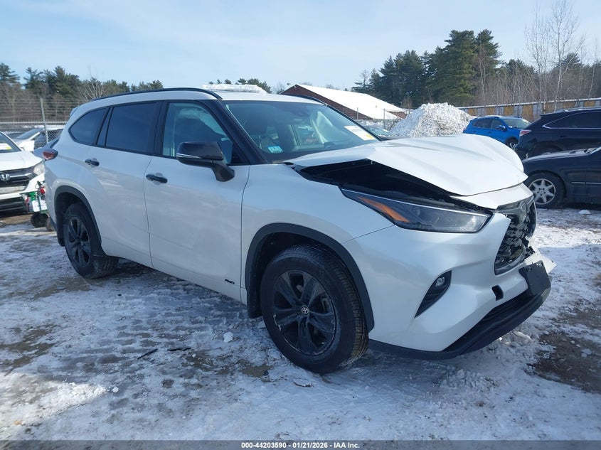 2025 Toyota Highlander Hybrid Xle Nightshade