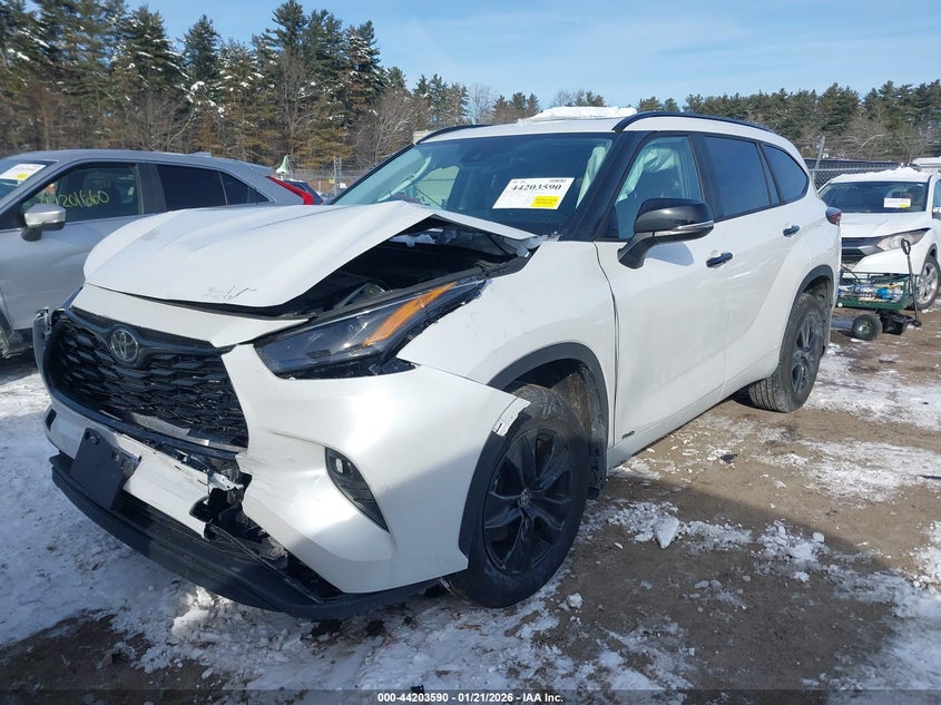 2025 Toyota Highlander Hybrid Xle Nightshade