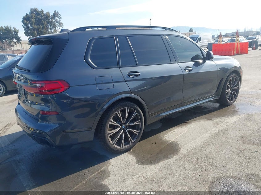 2020 BMW X7 M50I