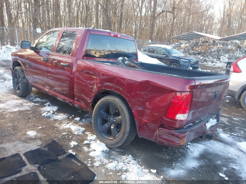 2019 Ram 1500 Classic Express 4X4 6'4 Box