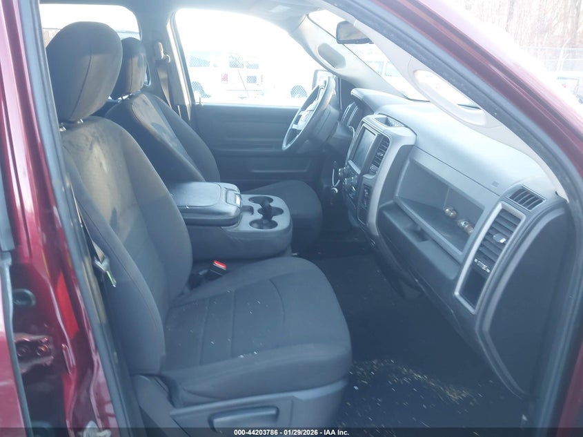 2019 Ram 1500 Classic Express 4X4 6'4 Box