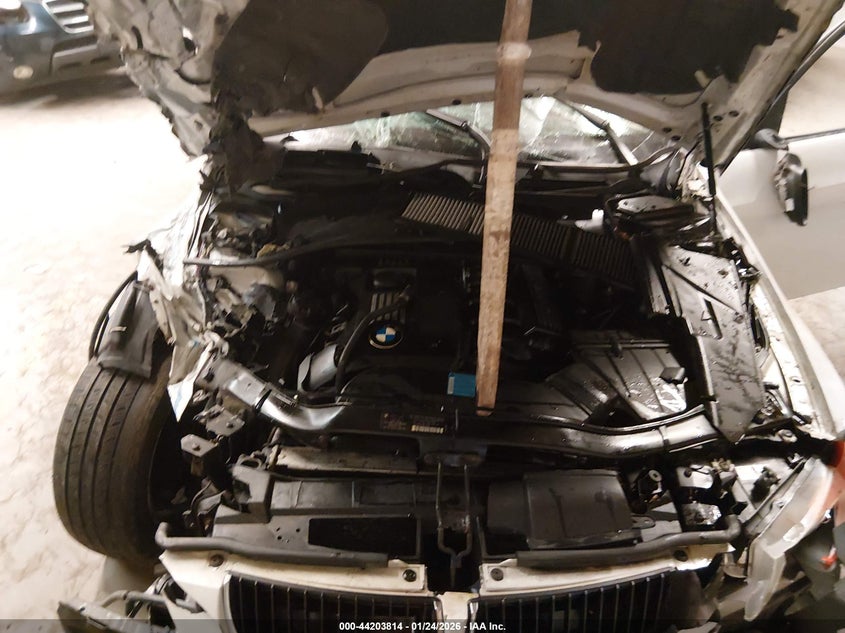 2008 BMW 328Xi VIN: WBAVT73558FZ37400 Lot: 44203814