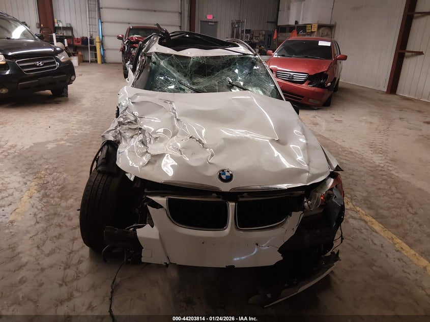 2008 BMW 328Xi VIN: WBAVT73558FZ37400 Lot: 44203814