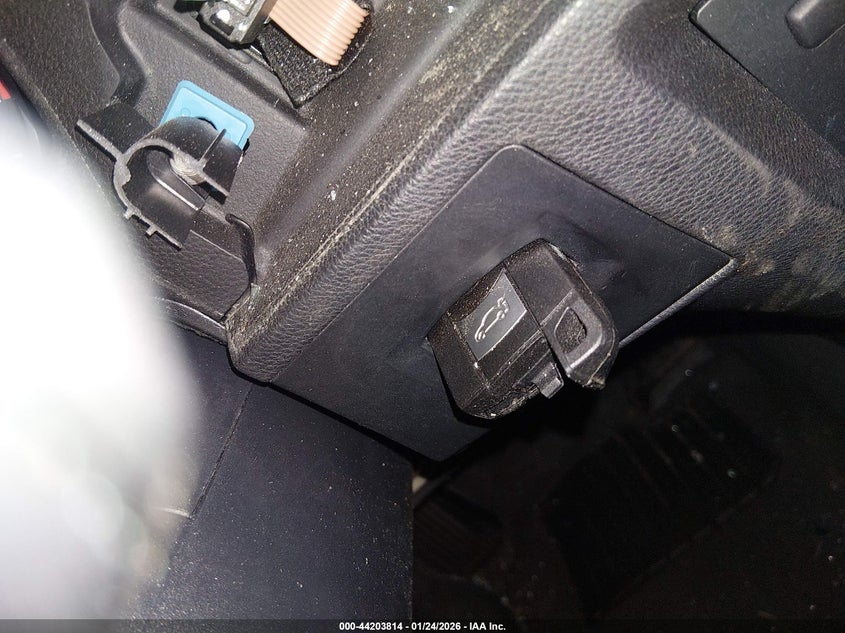 2008 BMW 328Xi VIN: WBAVT73558FZ37400 Lot: 44203814