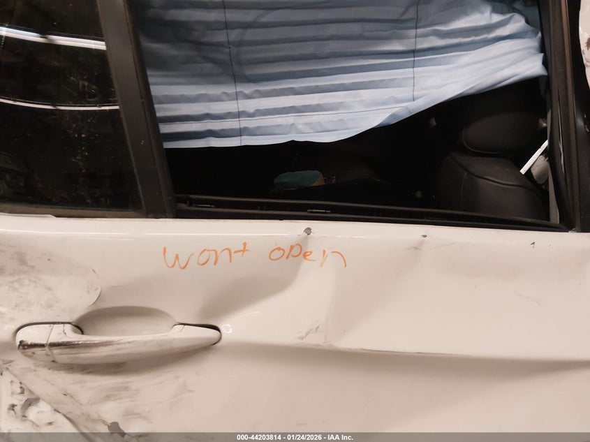 2008 BMW 328Xi VIN: WBAVT73558FZ37400 Lot: 44203814