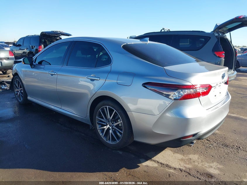 2024 Toyota Camry Hybrid Xle