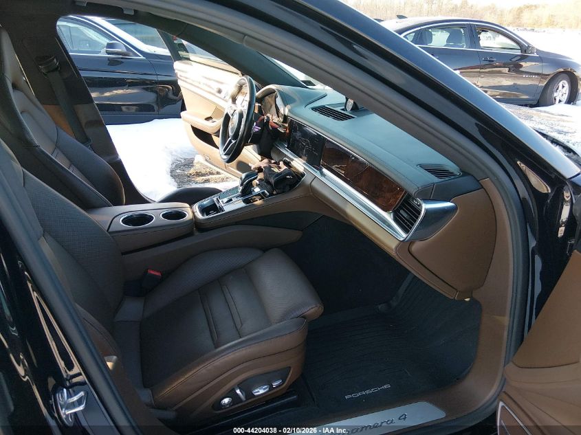 2018 Porsche Panamera 4