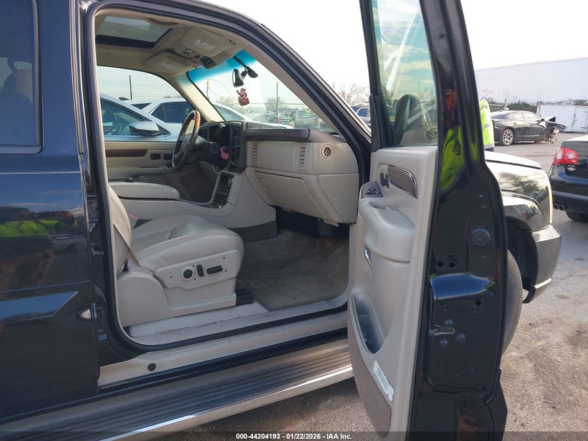 2003 Cadillac Escalade Standard