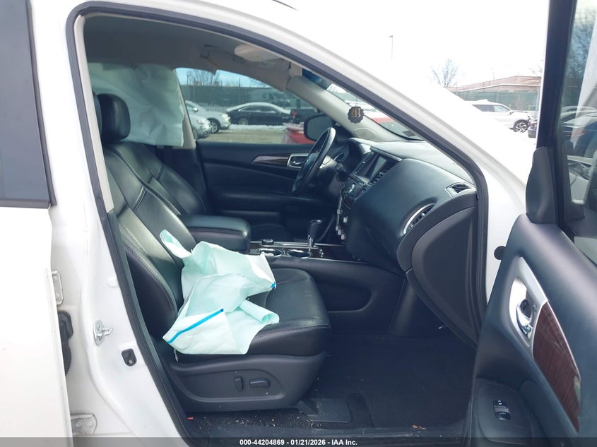 2013 Nissan Pathfinder Platinum