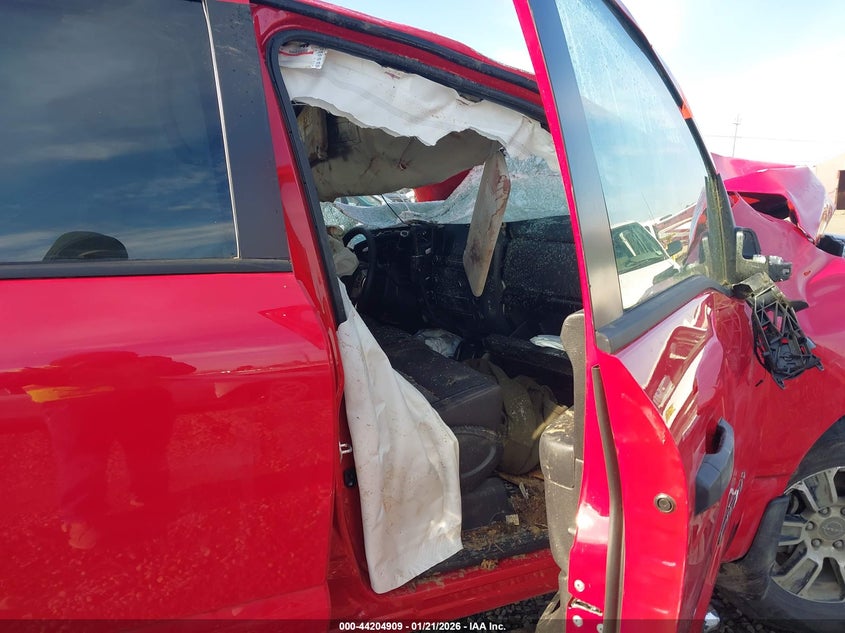 2024 Nissan Titan Sv 4X4