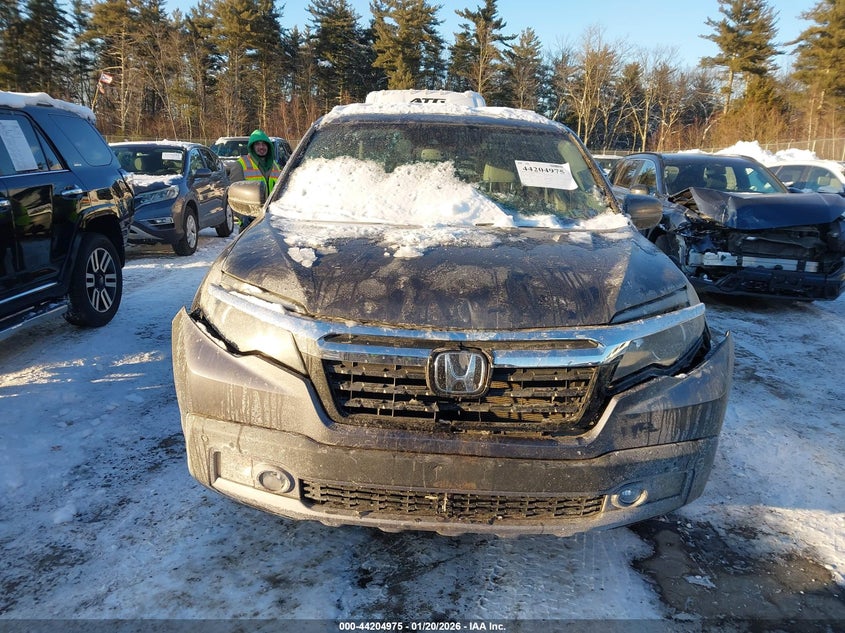 VIN 5FPYK3F75JB011802 2018 HONDA RIDGELINE RTL-E