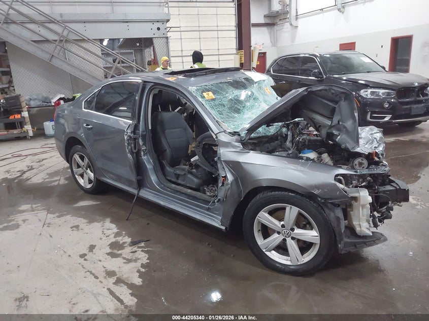 2012 VOLKSWAGEN PASSAT 2.5L SE