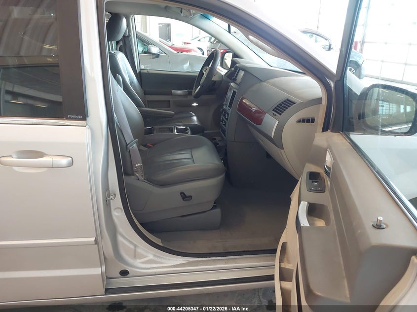 2008 Chrysler Town & Country Touring