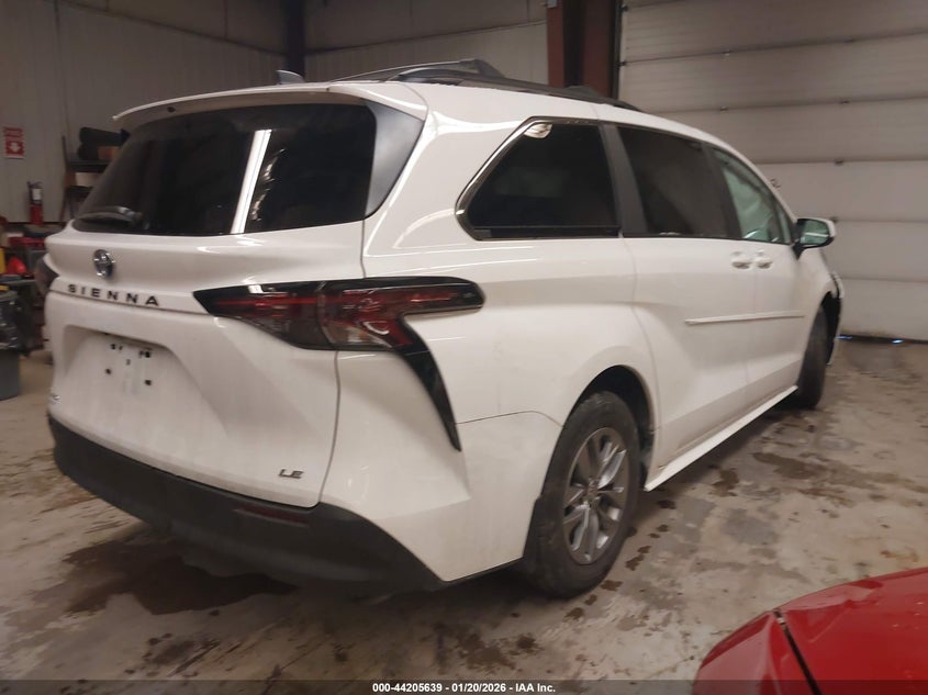 2025 Toyota Sienna Le