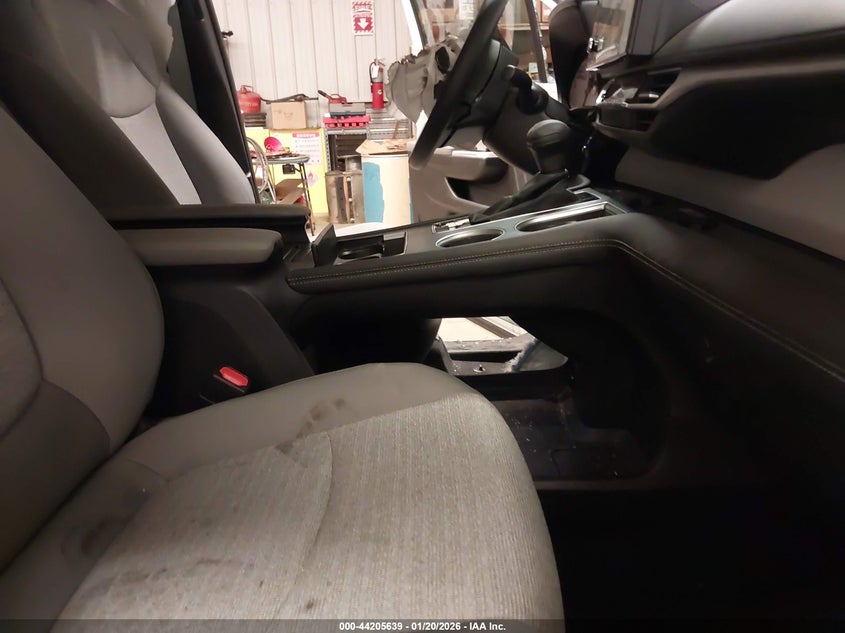 2025 Toyota Sienna Le