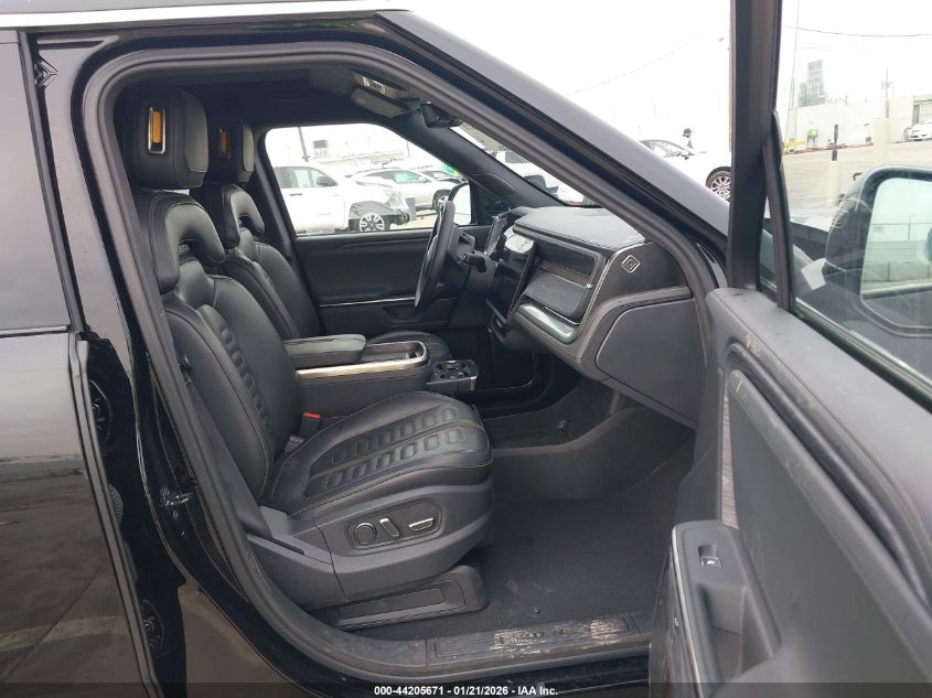 2025 Rivian R1S Adventure Dual Motor Large Pack/Adventure Dual Motor Max Pack