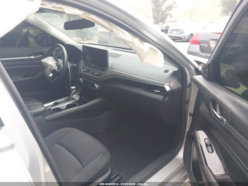 2023 Nissan Altima Sv Fwd