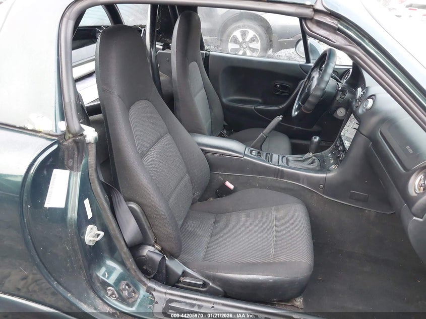 1999 Mazda Mx-5 Miata Leather Pkg/Popular Equipment Pkg/Sports Pkg/Touring Pkg VIN: JM1NB3531X0125099 Lot: 44205970