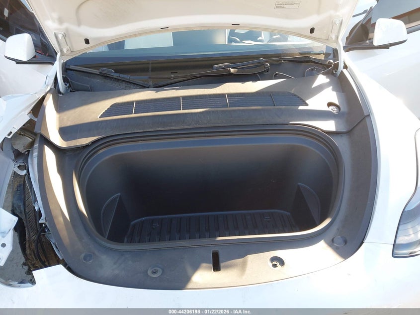 2024 TESLA MODEL Y SPORT UTILITY VEHICLE U U UX