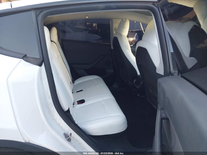 2024 TESLA MODEL Y auction photo 8