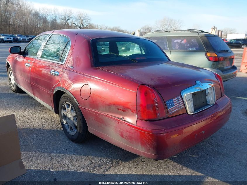 2000 Lincoln Town Car Signature