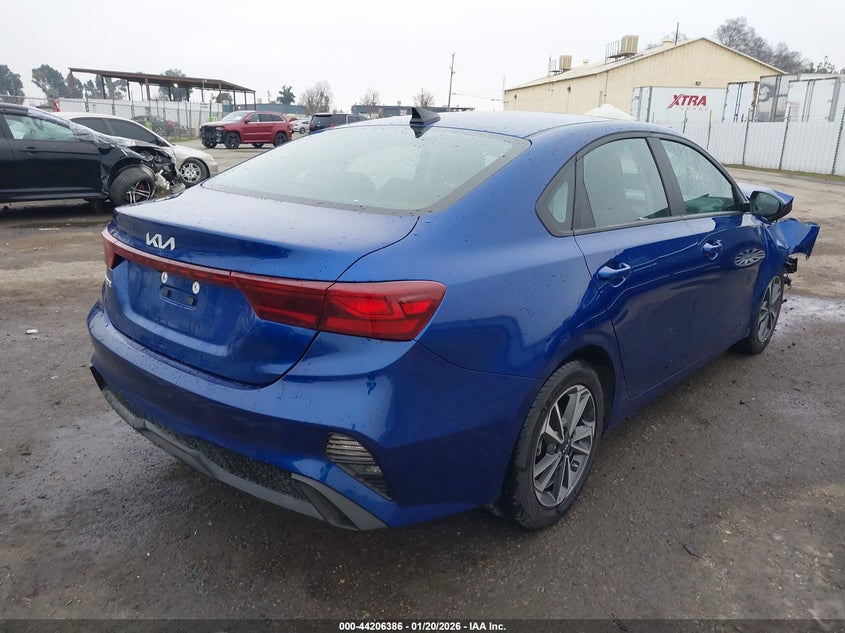 2024 Kia Forte Lxs
