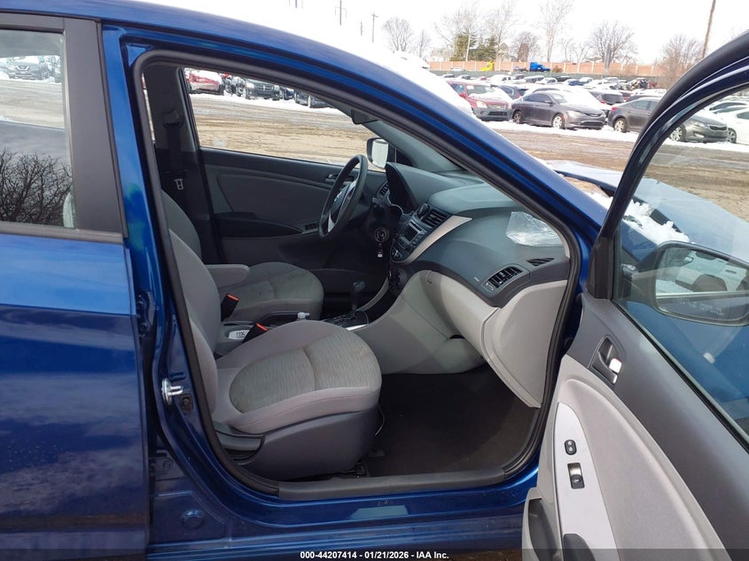 VIN KMHCT4AE8HU205555 2017 HYUNDAI ACCENT SE