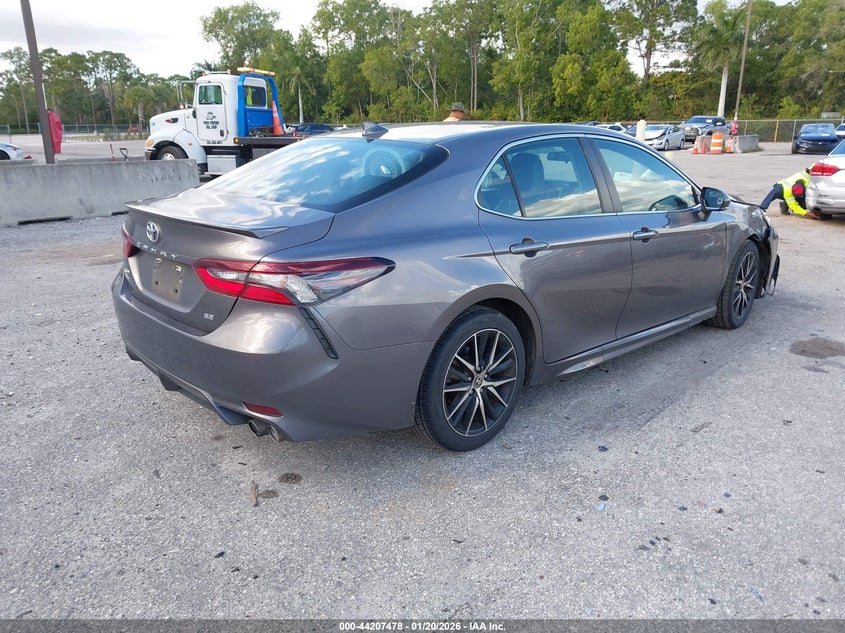 2022 Toyota Camry Se