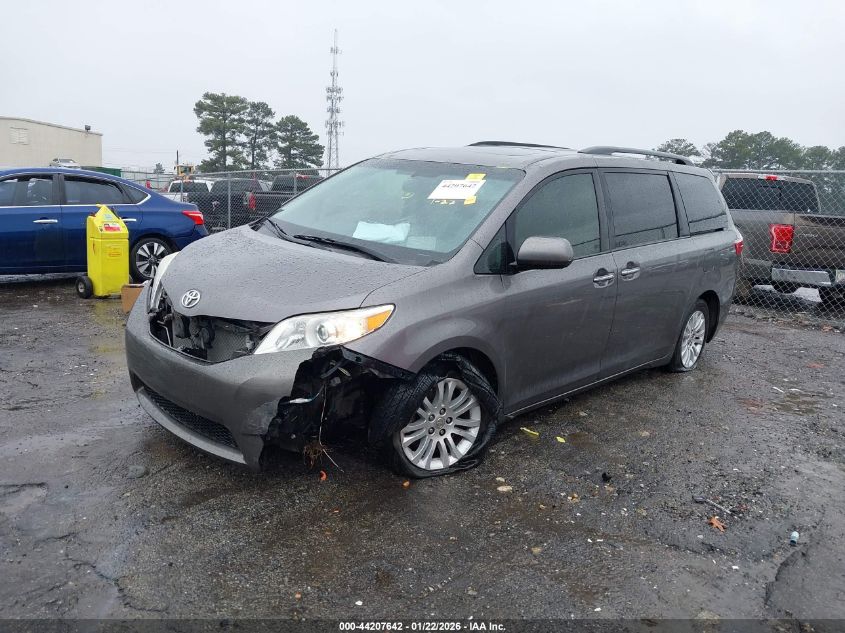 2016 Toyota Sienna Xle 8 Passenger