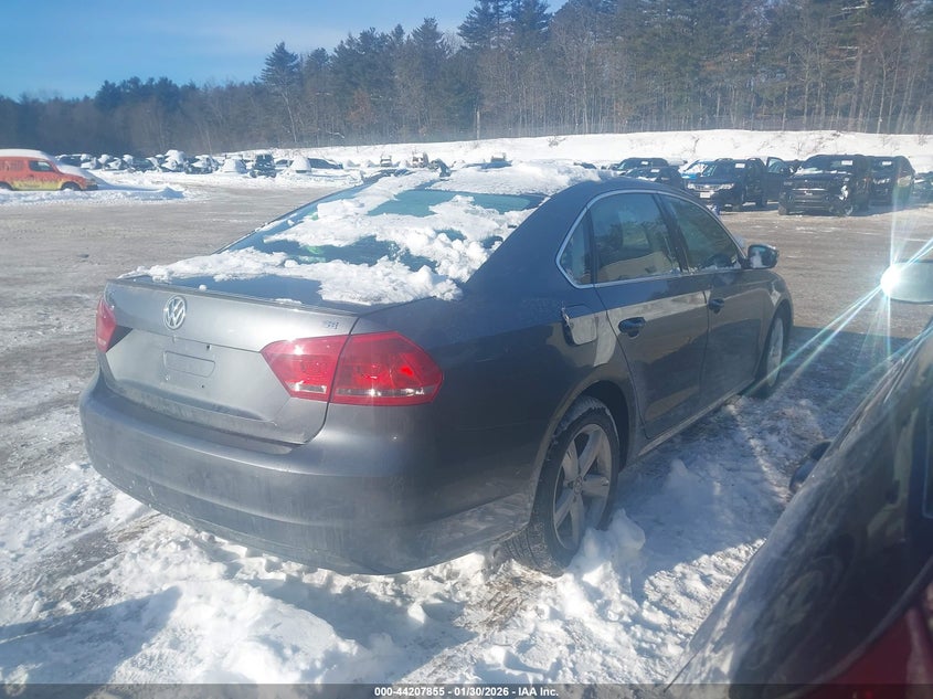 2013 Volkswagen Passat 2.5L Se