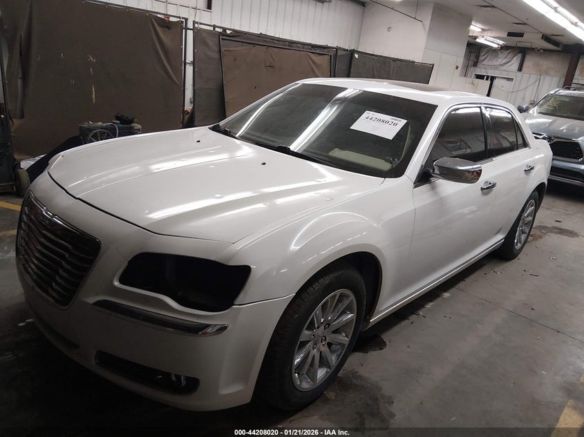 Vin: 2c3ca6ct8bh528472, lot: 44704037, chrysler 300c 20112