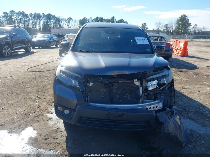 VIN 5FNYF8H2XKB006544 2019 HONDA PASSPORT SPORT