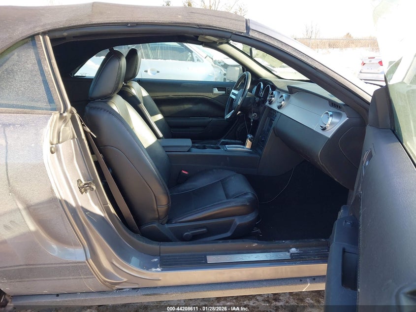 2007 Ford Mustang V6 Deluxe/V6 Premium