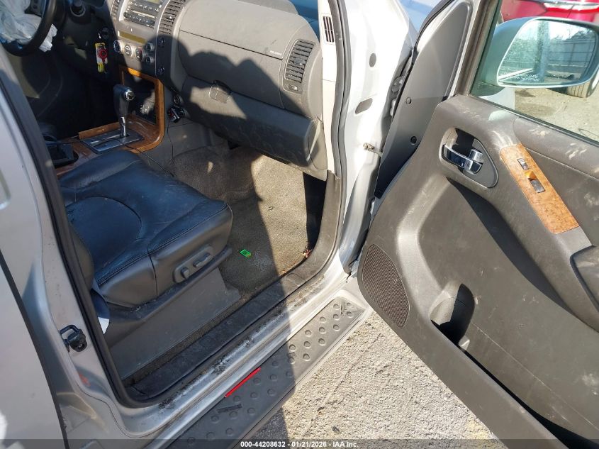 2005 Nissan Pathfinder Le