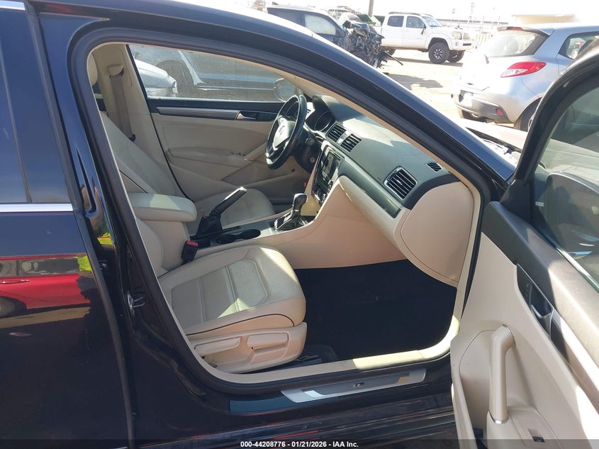 2017 Volkswagen Passat 1.8T R-Line