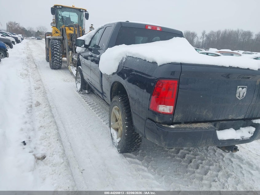 Vin: 1c6rr7ft8js284613, lot: 44704830, ram 1500 express  4x4 6'4 box 20183