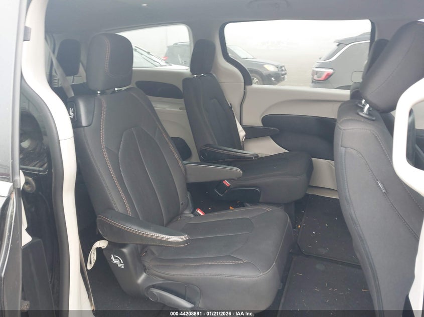VIN 2C4RC1DG7HR684347 2017 CHRYSLER PACIFICA TOURING